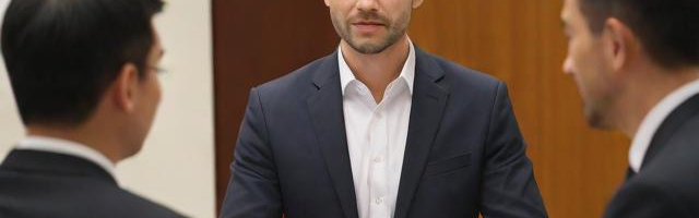 餐饮经理应聘面试技巧:（餐饮经理面试自我介绍范文）