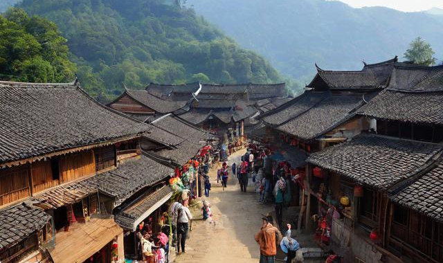 客家人的风俗礼仪:（客家人最具特色的风俗）