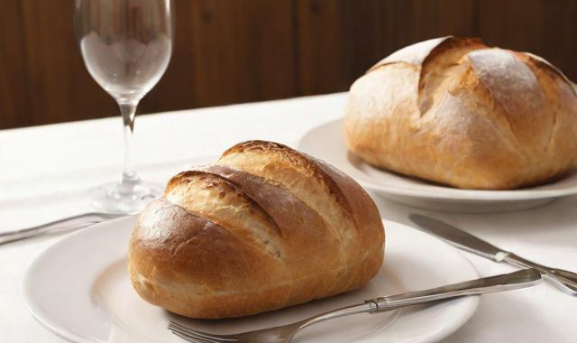 美国餐桌礼仪英语句子:（美国餐桌礼仪英文10条简短）