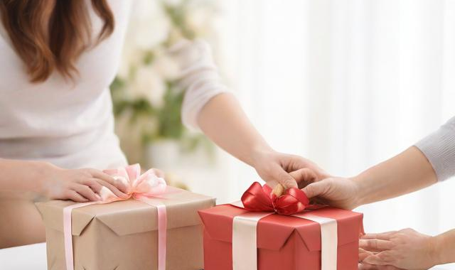 赠送礼物礼仪注意事项:（赠送礼物礼仪注意事项怎么写）