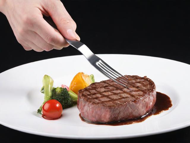 吃牛排礼仪注意事项:（吃牛排礼仪注意事项是什么）
